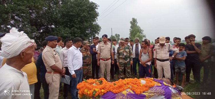 अस्पताल में पत्नी ने दिया बेटे को जन्म और इधर सेना के जवान की हादसे में चली गई जान, छाया मातम