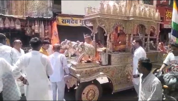 रीवा में भगवान महावीर जयंती पर निकाली गई शोभा यात्रा