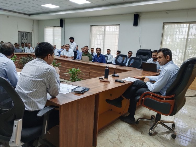नगर निगम के खजाने पर ध्यान: कम कलेक्शन एक एआरआई को कमिश्नर ने किया निलंबित, दूसरा नहीं आया तो उसे भी नोटिस थमाया