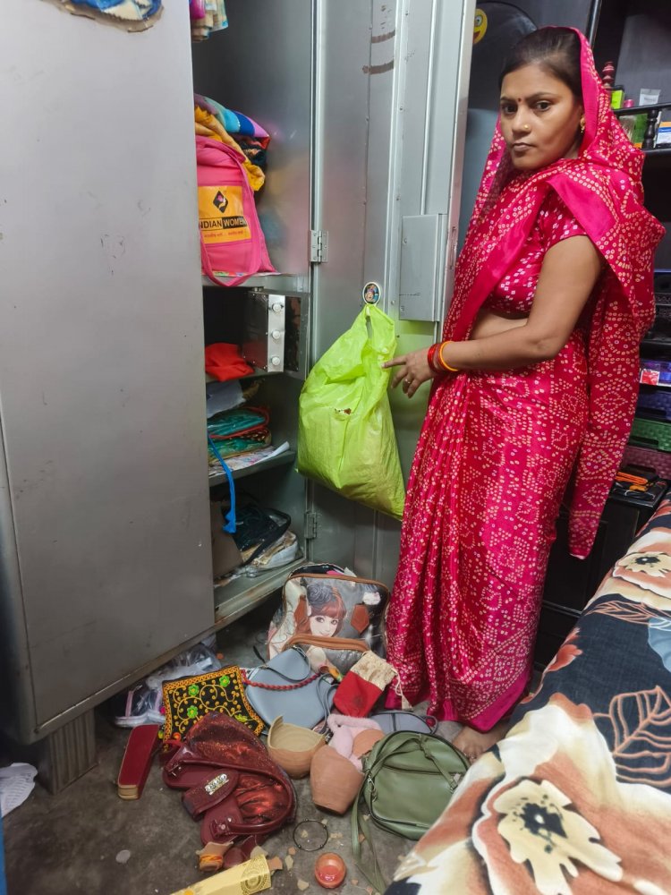एक तरफ भाई के निधन पर रोना पीटना चल रहा था तो वहीं दूसरी तरफ चोर घर में कर रहे थे हाथ साफ, पूरा घर कर गए खाली