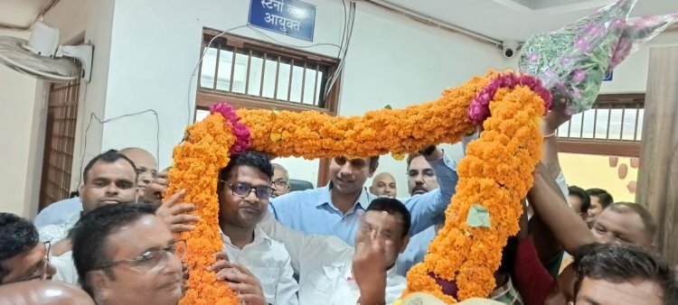 5 स्टार रेटिंग पर मना नगर निगम में जश्न, जमकर बजे ढोल नगाड़े, नगर निगम कमिश्नर फूल माला से लादा गया