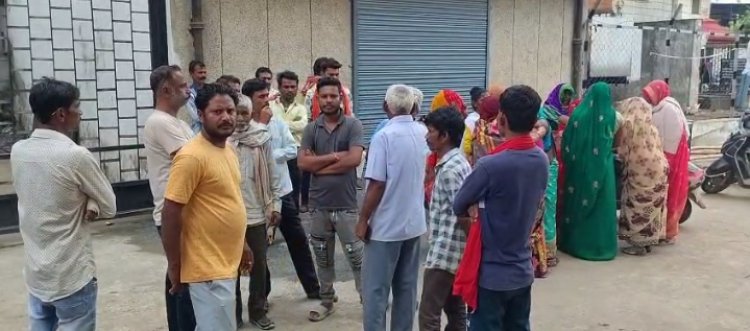 नविवाहिता की मौत पर एसजीएमएच में हंगामा, दहेज प्रताडऩा का परिजनों ने लगाया आरोप