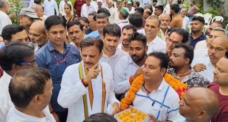 रीवा का नाम रोशन करने पर डिप्टी सीएम ने दी नगर निगम के सफाई कर्मचारियों को सौगात, झूम उठे