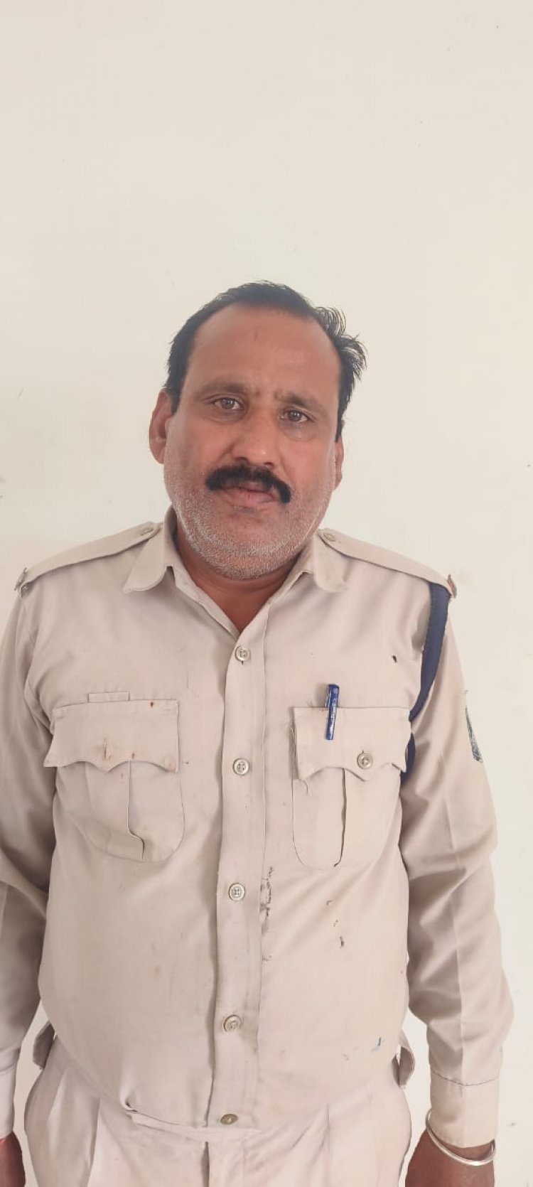 प्रधान आरक्षक और नगर सैनिक रिश्वत लेते पकड़े गए, लोकायुक्त ने दबोचा