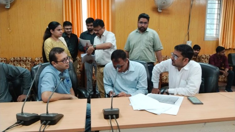 अचानक आ धमकी 3 सदस्यीय जांच टीम, मेडिकल कॉलेज में मचा हड़कंप, दिन भर टीम करती रही निरीक्षण