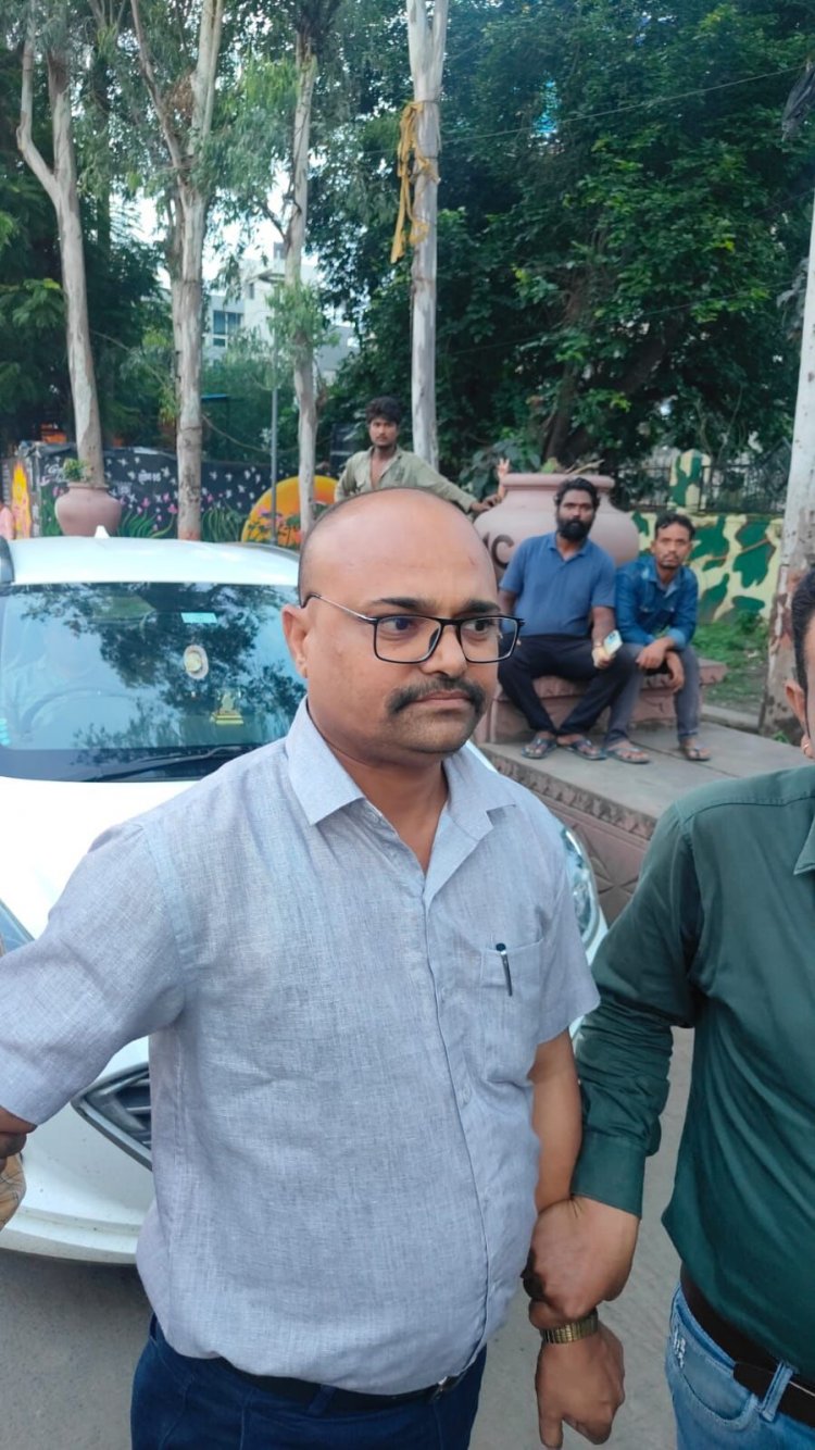 स्कूल की मान्यता के लिए मांगे 80 हजार, 30 हजार लेते पकड़ा गया बीआरसीसी
